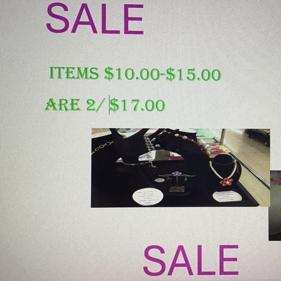 Dog Christmas Pin - Picture 6 of 6